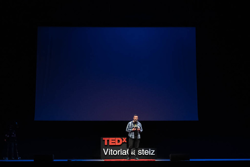 Solo en el escenario - TEDxVitoriaGasteiz