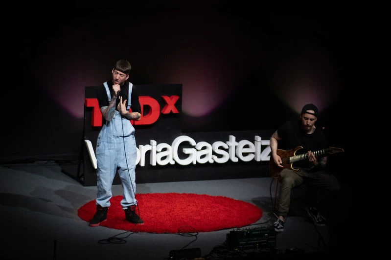 Actuación de Cryptic Diaries en TEDxVitoriaGasteiz - Lo que te perdiste si no viniste a Upside Down.